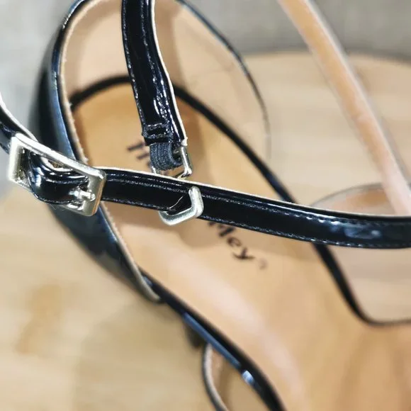 Hey Si Mey crisscross strap stiletto heel - Picture 8 of 9